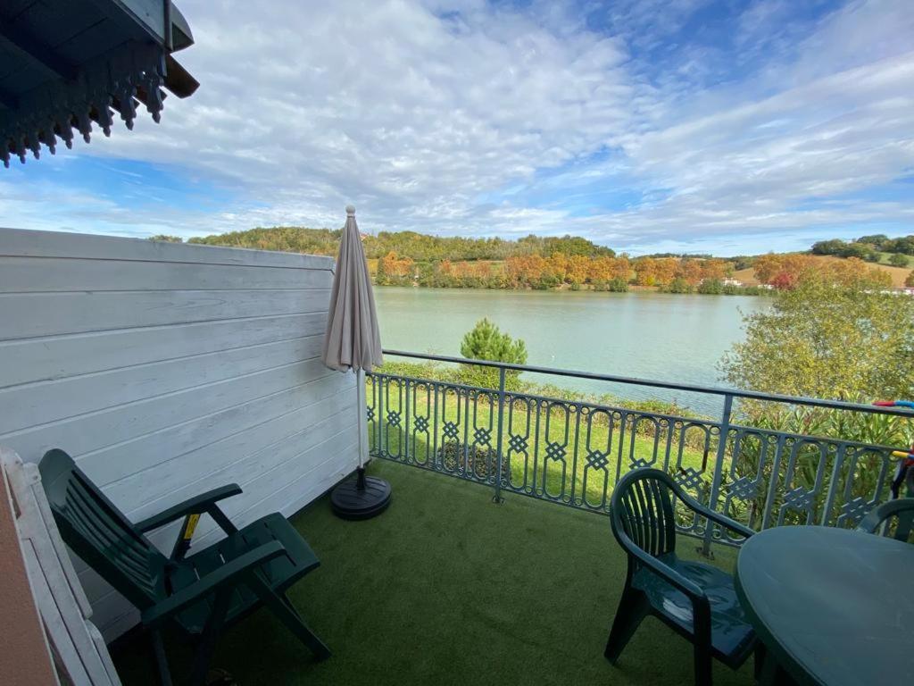 Appartement Au Calme Face Au Lac Marciac Ngoại thất bức ảnh